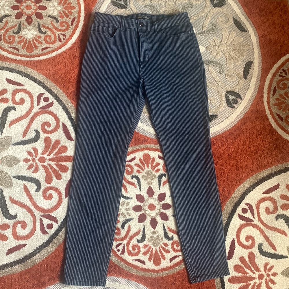 Lee Slim Fit Skinny Leg Mid Rise Sculpting Jeans Size 10 Navy Blue Pinstripe
